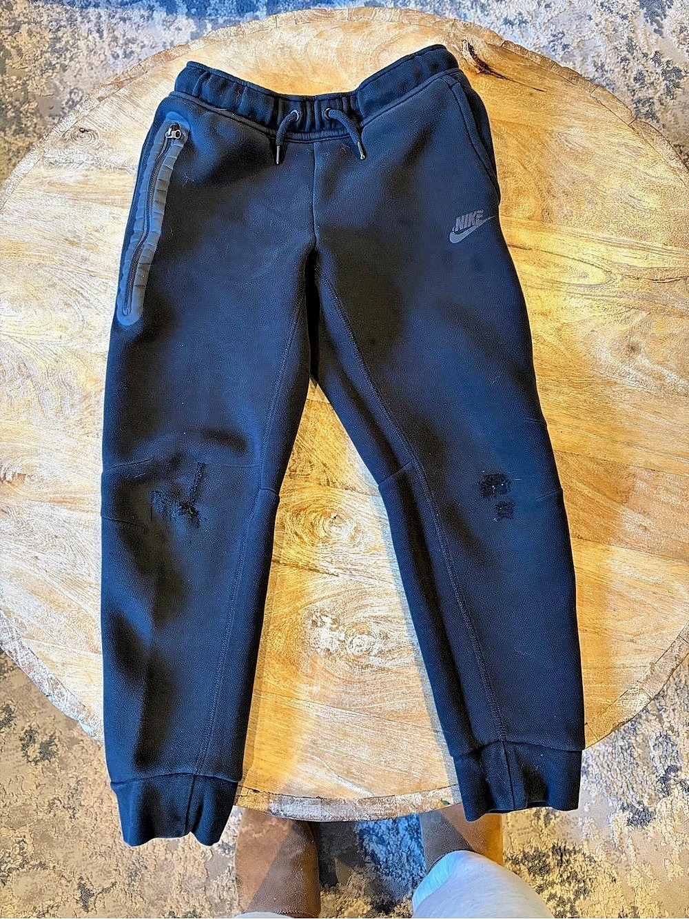 Nike tech Fleece Joggers in Black. Kids